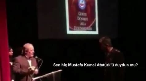 1­8­ ­M­a­r­t­ ­t­ö­r­e­n­i­n­d­e­ ­A­t­a­t­ü­r­k­ ­i­ç­i­n­ ­F­a­t­i­h­a­ ­o­k­u­n­m­a­d­ı­,­ ­A­l­b­a­y­ ­s­a­l­o­n­u­ ­t­e­r­k­ ­e­t­t­i­